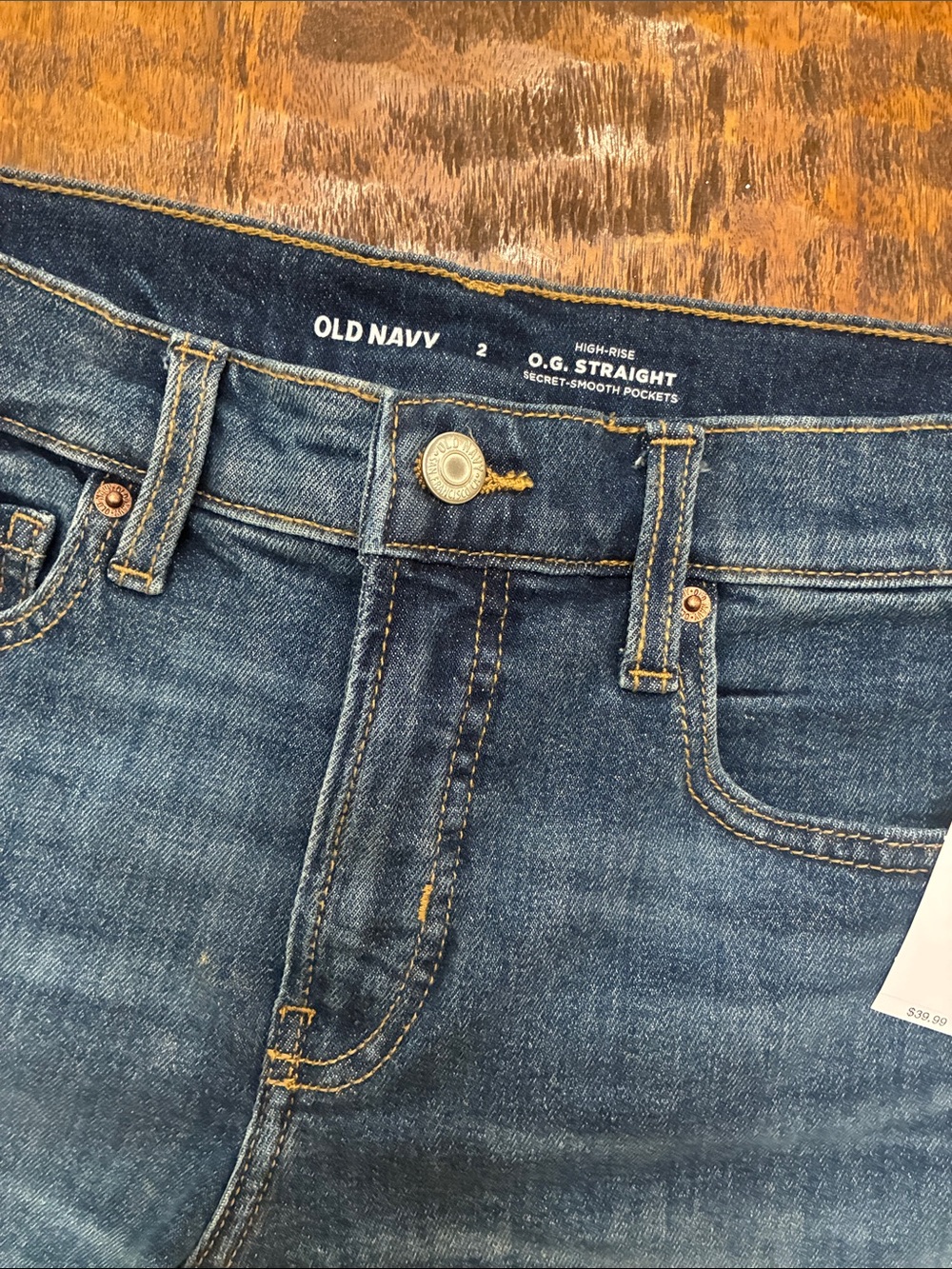 Old Navy Blue Denim Frayed-Hem Women's Shorts - Picture 3 of 6